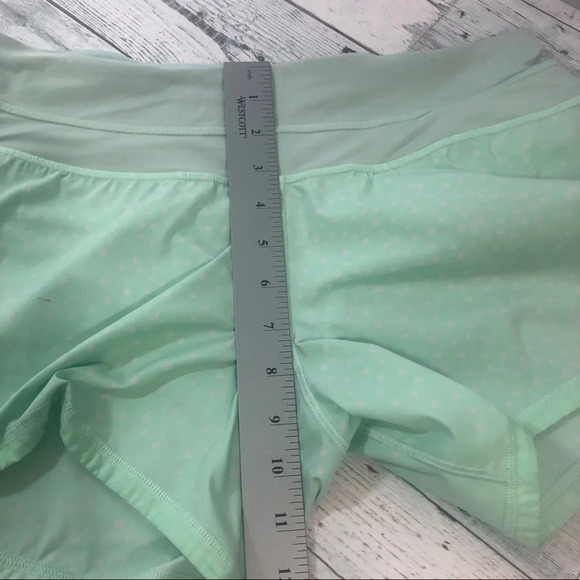 Lululemon Speed Run Mint Green White Polka Dots Shorts 6 - Picture 7 of 11